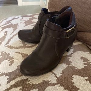 Naturalizer shoe booties.